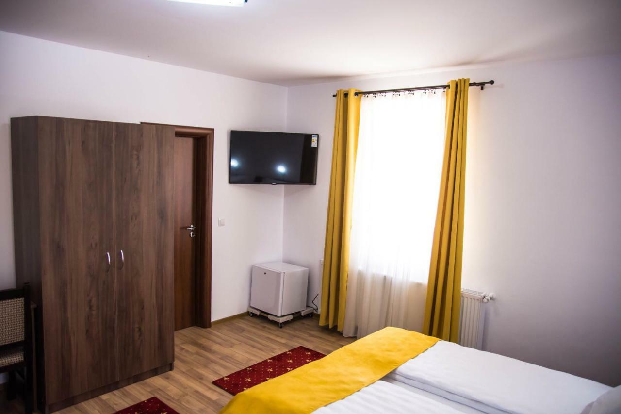 Pensiunea Iliada Guest house *